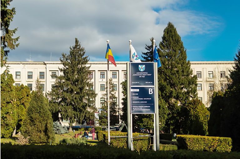 Suntem mândri de absolvenţii FEAA